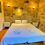 Kallista Hotel