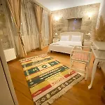 Kallista Hotel