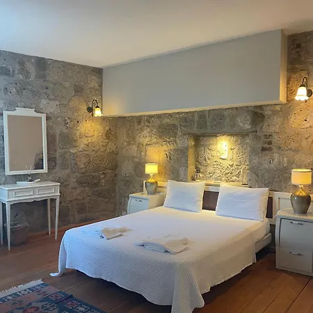 Kallista Otel *