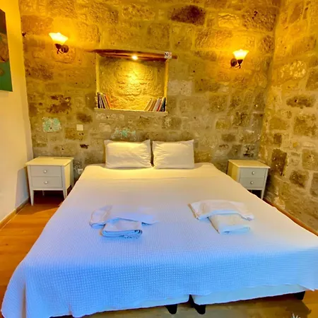 Kallista Hotel